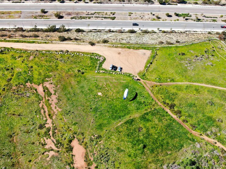 parapente paraplane strops altisimo momento vuelo volando sobre montana_571748 3660